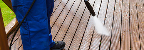 How to Properly Pressure Wash Your Deck